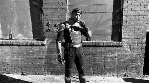 The Falcon and the Winter Soldier: See Anthony Mackie in costume - CNET