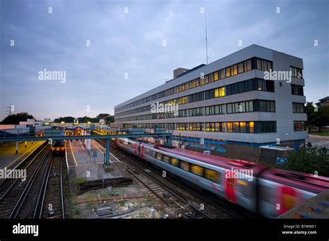 Southampton Train Station Hi-res Stock Photography And, 46% OFF