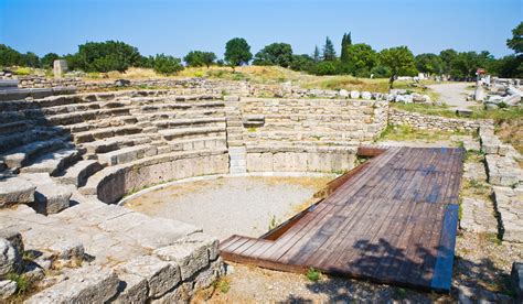 Discover Troy and its unique archaeological site - Discover the World