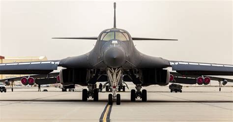 B-1: Exploring the рoweг and Speed of the B-1 Supersonic fіɡһteг Jet ...