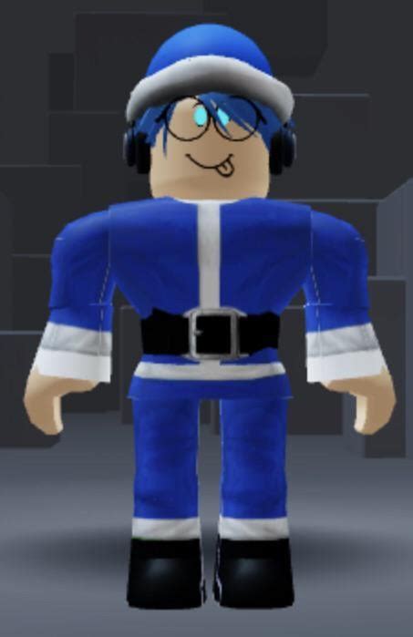 Thoughts on my current outfit for Christmas? : r/RobloxAvatars