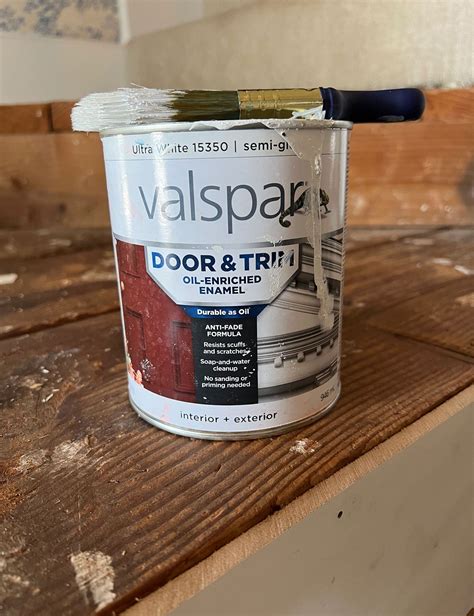 Painting skirting boards step-by-step – with carpet down or not | Real ...