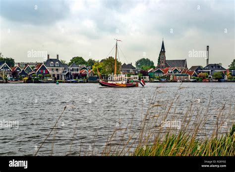 Zaanse Schans, Holland. Traditional Dutch village Stock Photo - Alamy