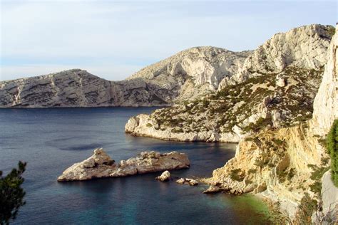 Les Calanques 6-day guided hiking tour. 6-day trip. UIMLA leader
