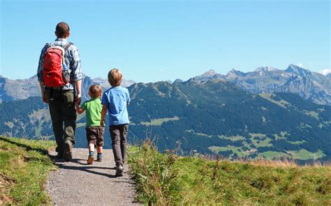 Hiking with Kids • 25 Practical Tips for Success