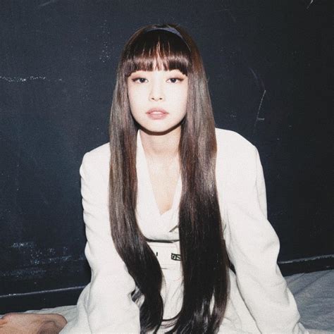 BLACKPINK's Jennie shows off her beautiful hair with bangs after ...