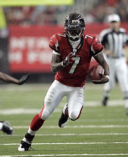 Michael Vick | Atlanta falcons football, Michael vick, Nfl football players