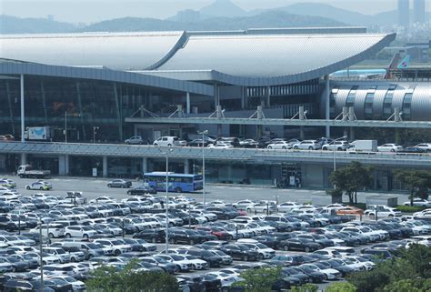 Gimpo International Airport closure pledge draws heated debate