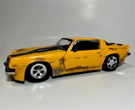 Descubrir 42+ imagen transformers bumblebee camaro 1977 - Abzlocal.mx