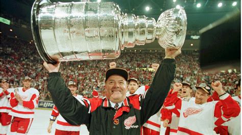 Legendary coach Scotty Bowman leaves Blackhawks, still wants to be involved in hockey