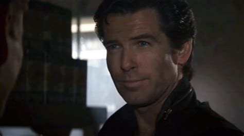 A Flashback James Bond Photo Featuring Pierce Brosnan Has 007 Fans ...