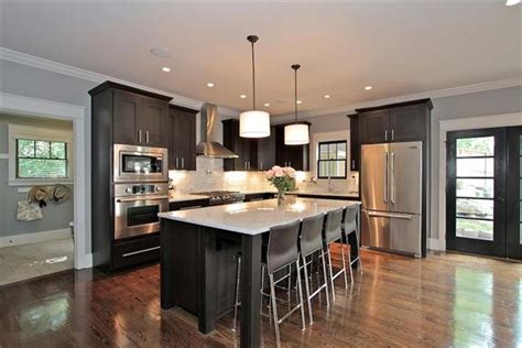 20 Beautiful Kitchen Islands With Seating