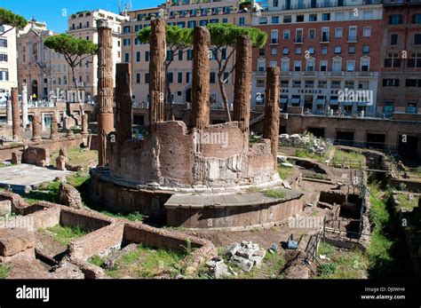 Remains of Republican Roman temples and Pompey's Theatre, Largo di Stock Photo: 62714992 - Alamy