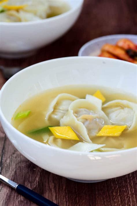 Manduguk (Korean Dumpling Soup) - Korean Bapsang - KIF