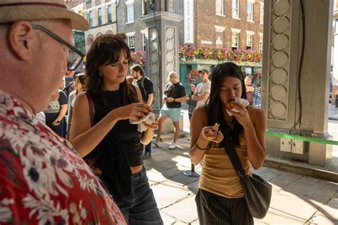 London: Borough Market Foodie Walking Tour with Tastings | GetYourGuide