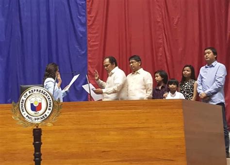 LOOK: New Kabayan lawmaker takes oath before House speaker | Inquirer News