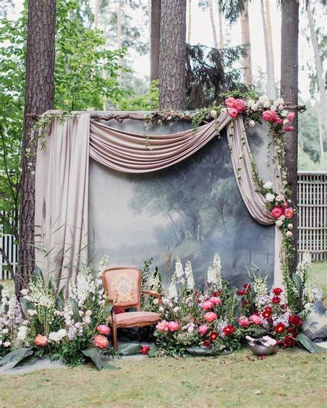 Outdoor decor for colourful wedding photoshoot wedding backdrop #rusticweddingpho… | Flower ...