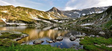 One of the Seven Rila Lakes at Sunset, Rila, Bulgaria [7360 x 3367] (OS ...