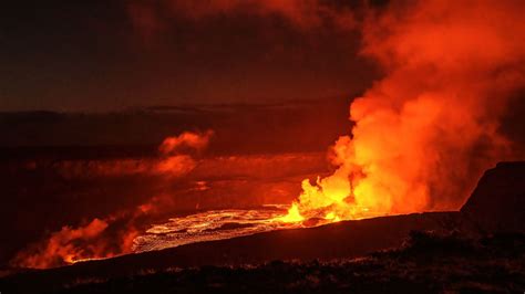 Kilauea volcano eruption pauses