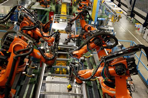 Aplicaciones de los robots industriales: ¡conoce todo lo necesario aquí!