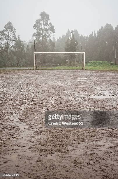 581 Muddy Football Field Stock Photos, High-Res Pictures, and Images - Getty Images