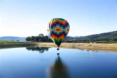 HOT AIR BALLOON RIDES OVER NAPA VALLEY