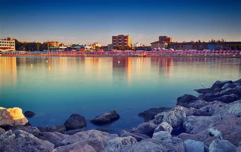 Sun, Sea, Relax: the beaches of Fano