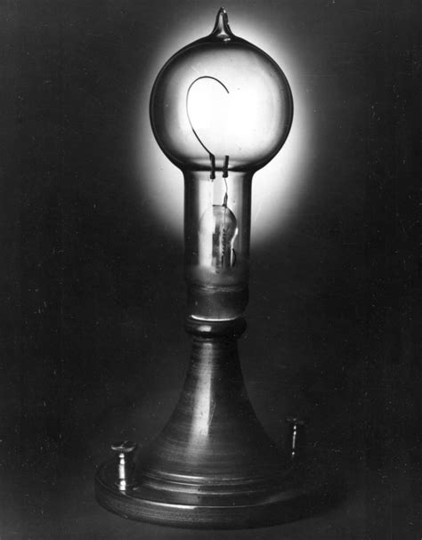 These Edison era light bulbs just fetched $30K at U.S. auction | CBC Radio