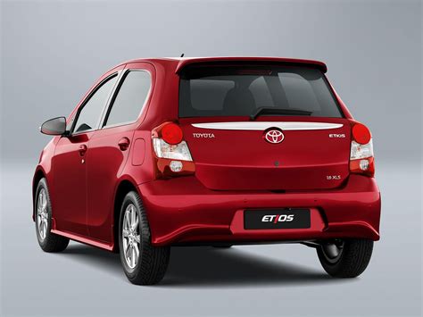 Toyota Etios renueva su estética en Argentina - Autocosmos.com