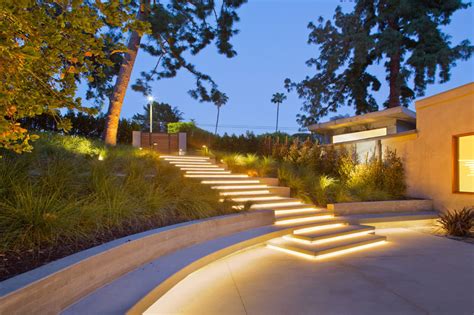 Gorgeous Outdoor Lighting Ideas That Bring Magic Into The Backyard