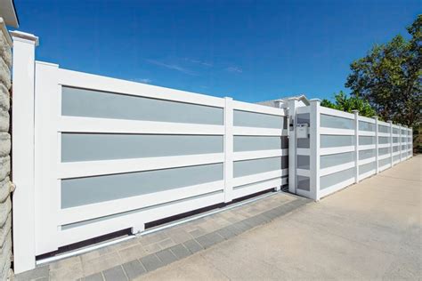 Vinyl Fence Gates In LA - PVC Fences And Gates - Pro Vinyl Fencing