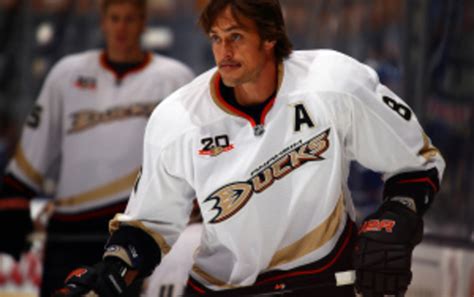 Teemu Selanne to have oral surgery, will return to Ducks in mid-November - Sports Illustrated