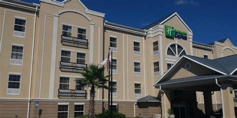 Holiday Inn Express Jacksonville East (Jacksonville, FL): What to Know BEFORE You Bring Your Family