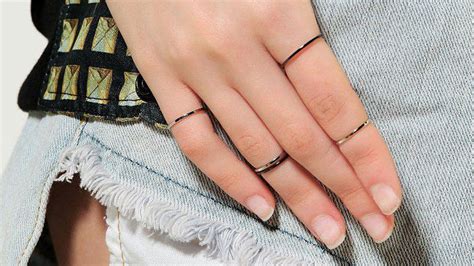 Minimalist Jewelry Is Trending: 13 Pieces to Buy and How to Style Them | StyleCaster