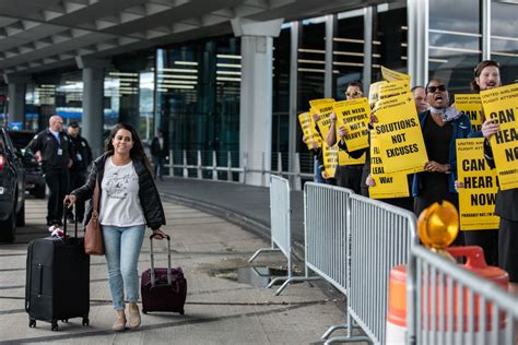 Flight attendants protest at Chicago airports: Southwest at Midway ...