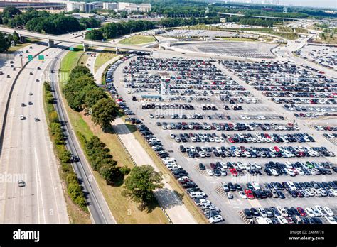 Atlanta international airport parking hi-res stock photography and ...