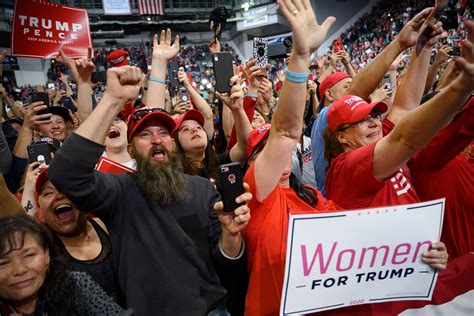 How Many Attended Trump’s Colorado Rally? Crowd Photos | Heavy.com