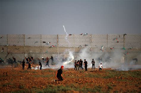 At the Gaza fence, a protest wave revives hopes of Palestinian mobilization