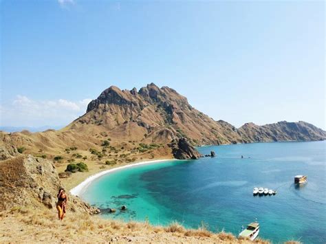 Padar Island: This hike will give you views for days! | Point and Shoot + Wanderlust