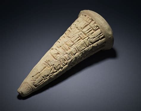 Looted Artifacts Returned to Iraq - Archaeology Magazine