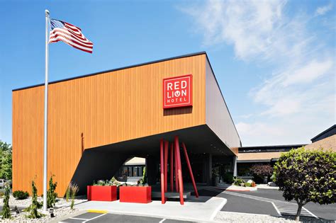 Red Lion Hotel Entry by HDG Architecture - Architizer