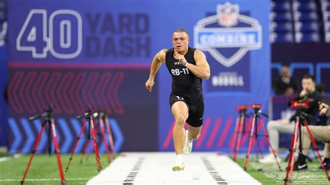 Running back Evan Hull runs official 4.47-second 40-yard dash at 2023 ...