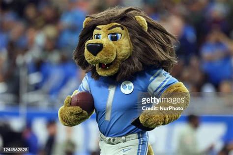 259 Detroit Lions Mascot Stock Photos, High-Res Pictures, and Images ...