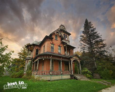 The Haunted House in Mid Michigan - Lost In Michigan