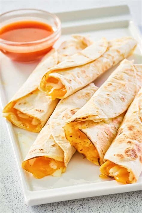 Taco Bell Cheesy Roll Up - CopyKat Recipes