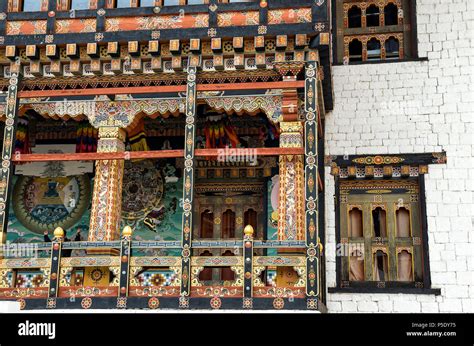 Art architecture of Tashichho Dzong, Thimphu, Bhutan - the most respectful Dzong in Thimphu ...