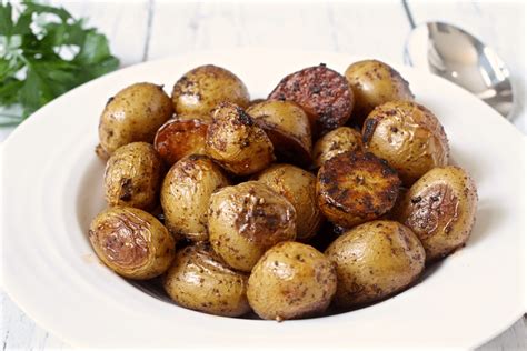 Paprika roasted potatoes - Family Food on the Table