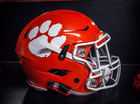 Clemson Football on Twitter: "Trying out the Speed Flex helmet this spring in Tiger Town. # ...