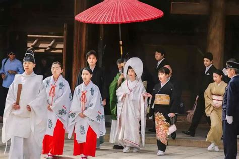 Japanese Wedding Traditions (Venue, Dress & Food) – YouGoJapan