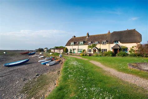 Best Dog Friendly Coastal Cottages UK - (20 Beach Holidays)